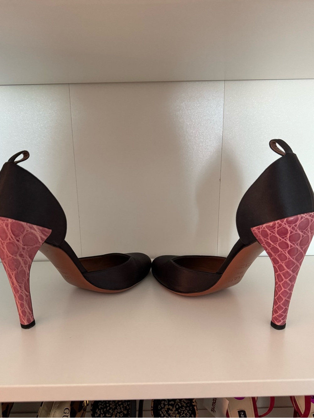 Alaia Paris gray crocodile pink heel used ones
